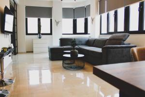 Sunlight - Volos City Center [Spacious Modern Apartments]