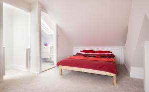 The Jericho Retreat - Bright & Spacious 4BDR Home with Garden