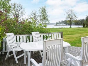 6 person holiday home in HOLSLJUNGA-By Traum