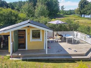 6 person holiday home in HOLSLJUNGA-By Traum