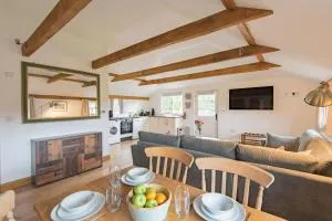 Motor House Loft by Bloom Stays - Hawkhurst