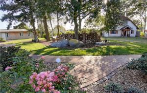 2 Bedroom Lovely Home In Fuhlendorf