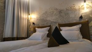 Hotels AUX DUCS DE SIENNE : photos des chambres