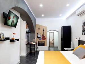 ALCENTRO Orange Home