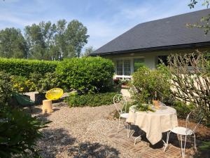 B&B / Chambres d'hotes Jardin des Perelles : photos des chambres