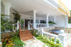 Lavanda - Apartamento Privado en Villa Compartida, Marbella