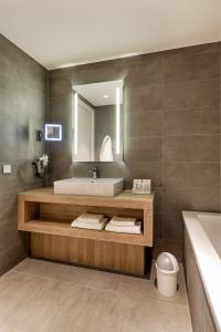 Superior Double Room with Closed Bathroom room in Van der Valk Hotel Princeville Breda