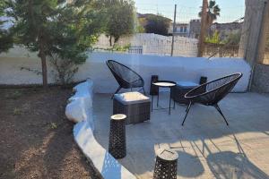Family House with Garden 3 min to Beach