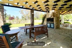 Aspri Petra Villa Rachoni - 3 bedrooms 7 guests