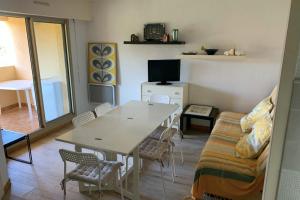 Appartements Apartment With Sea View : photos des chambres