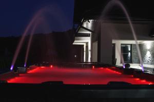 DOMINO-APARTAMENTY Red