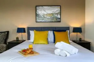 Premium 4 large double bed townhouse in Bicester, next to Bicester Village - 切斯特顿