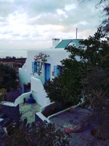 Karades Houses Medusa