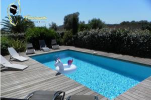 Villas Maison de vacances T3 piscine jacuzzi privee 5 min Mer : photos des chambres