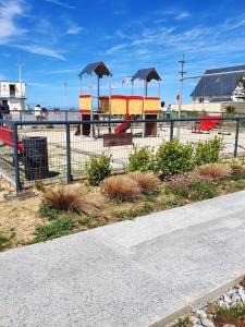 Maisons de vacances Maison de 2 chambres a Ver sur Mer a 100 m de la plage avec jardin clos : photos des chambres