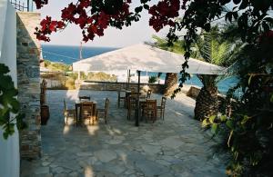 Oasis Azolimnos Syros Greece