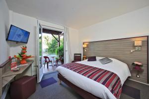 Hotels Hotel O'Nice Saintes : photos des chambres