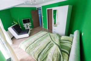 Hostel Day N Night