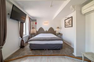 Hotels Logis - Hotel De La Mairie : photos des chambres