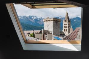 Hotels Logis - Hotel De La Mairie : Chambre Quadruple