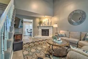 Modern Townhome with Fireplace Near Stoll Park - Stanley