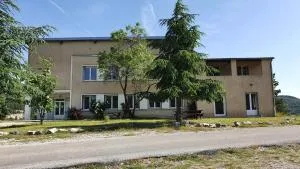 Auberge Collective Cozy&Family - 维勒克罗兹