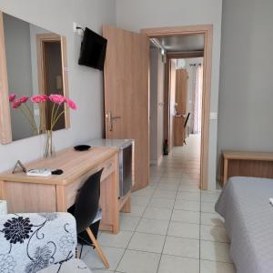 Ninis House 2 - 100m from beach NIDRI TOWN CENTER