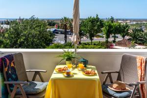 sunny apartment with sea view
