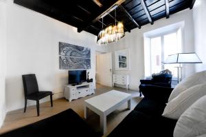 Three-Bedroom Apartment room in Easydomus Rome