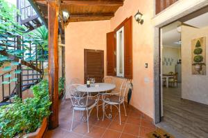 Two-Bedroom Apartment with Terrace - Ripa
