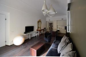Deluxe Three-Bedroom Apartment - Babuino