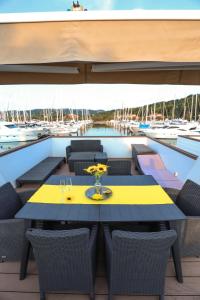 Floating Sea House SONČEK