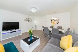 Greenfield Modern 3BR Home - Southcote lane , Reading - Burghfield Greenfield Modern 3BR Home - Southcote lane , Reading - Burghfield