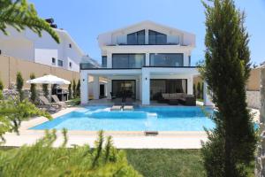 La Marbella Villa