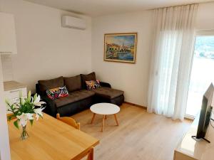 One-Bedroom Apartment with Terrace and Sea View room in Apartments by the sea Marina Trogir - 9037
