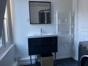 Appartements Centre ville Granville a 50m de la mer - ANCV accepte : photos des chambres
