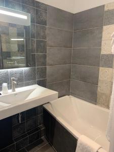 Hotels Villa Augeval Hotel de charme & Spa : photos des chambres