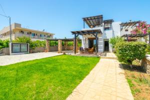 Smaragdi Beachfront Villa