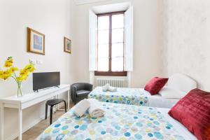 GuestHost - I Renai - Ponte delle Grazie Modern Apartment