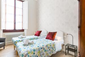 GuestHost - I Renai - Ponte delle Grazie Modern Apartment