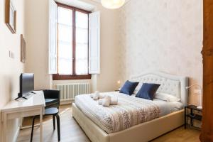 GuestHost - I Renai - Ponte delle Grazie Modern Apartment