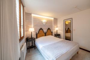 Hotels Logis - Hotel De La Mairie : photos des chambres