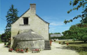 Maisons de vacances Amazing home in Bourgueil with 4 Bedrooms, WiFi and Outdoor swimming pool : photos des chambres