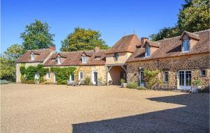 Maisons de vacances Stunning home in Domfront en Champagne with 2 Bedrooms, WiFi and Outdoor swimming pool : photos des chambres