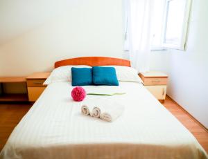 Zadar, The Florens Residence - Apartments near the Beach with the New Pool & Garden, BBQ and Kids playground