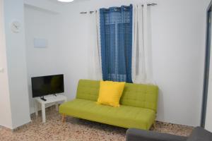 Impressive 1 bed Apartment with a stunning bathroom and Terrace CB4EV