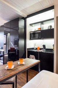 Appartements Vieille Bourse - Studio close to stations and old city - Welkeys : photos des chambres