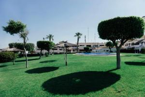 Stunning 2 bedroom apartment with Pool View