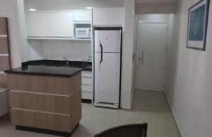 Excelente apto 3 quartos em Bombas, 100 metros do mar e 2 vagas de garagem