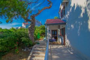 Apartment Rino, only 30m from the sea